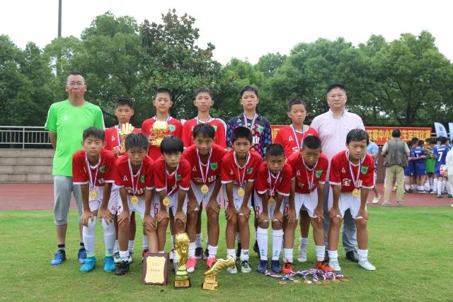 精选双色球专家:史晓峰、宋云聪同中头奖各揽1142万